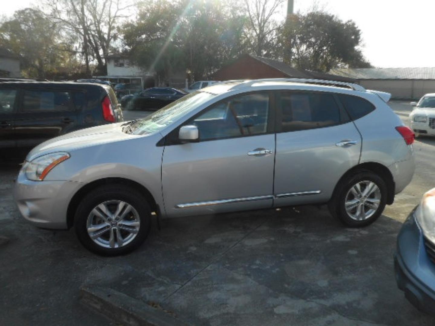 2013 SILVER NISSAN ROGUE S; SL; SV (JN8AS5MVXDW) , located at 1200 Cassat Avenue, Jacksonville, FL, 32205, (904) 695-1885, 30.302404, -81.731033 - Photo#1